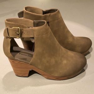Pierre Dumas Ankle Bootie Wedge Clog Tan Camel 10